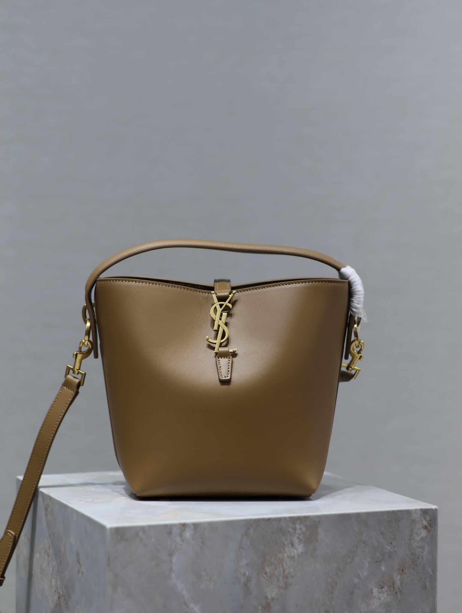 Ysl LE 37 Bucket Bag Small 749036 Milk Tea